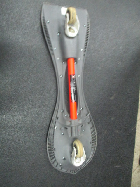 Load image into Gallery viewer, Used Oxelo Beginner Plastic Waveboard
