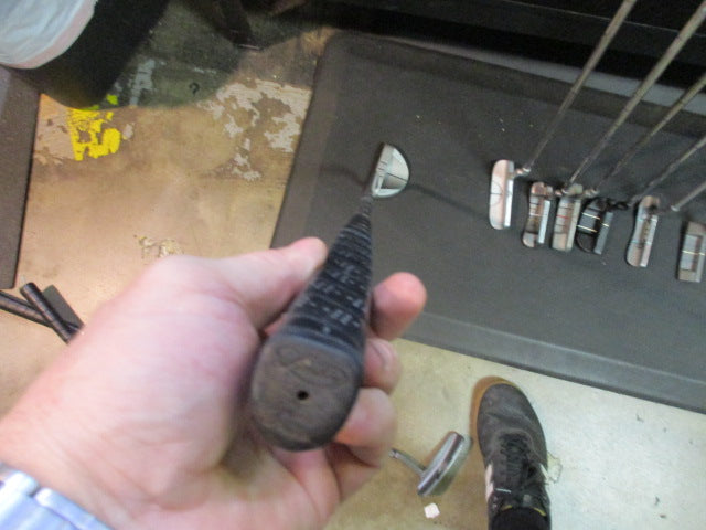 Load image into Gallery viewer, Used Knight One Shot RH 35&quot; Putter
