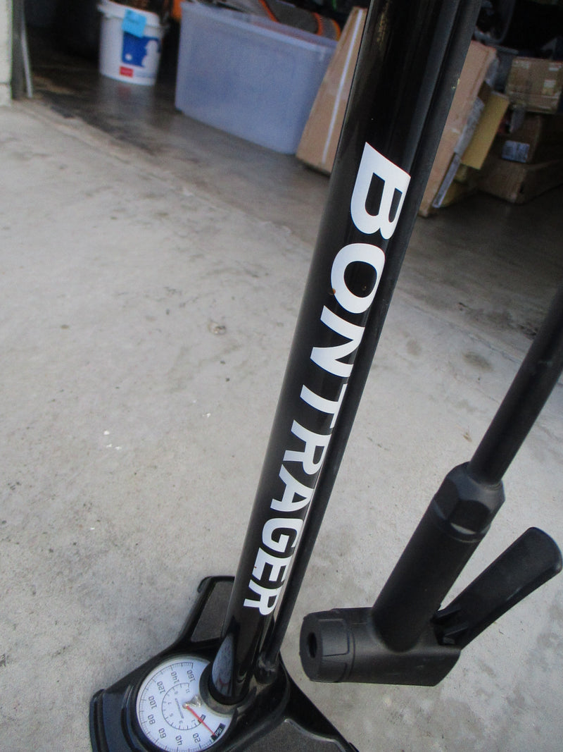 Load image into Gallery viewer, Used Bontrager Charger Floor Pump
