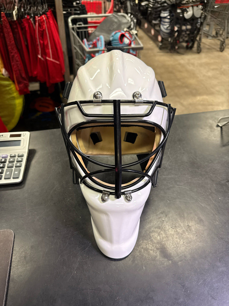 Load image into Gallery viewer, Like New Victory Sports V6 Adult Goalie Mask with HECC Cat Eye Cage Size Med
