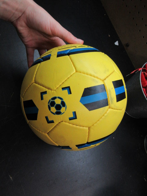 Load image into Gallery viewer, Used DribbleUp Smart Soccer Ball - Size 4
