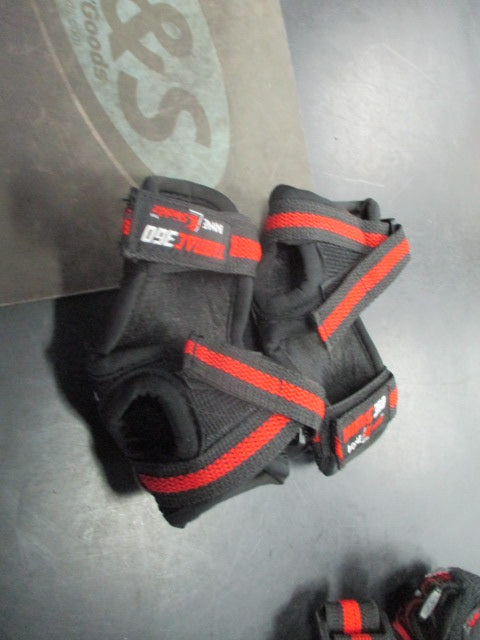 Load image into Gallery viewer, Used Bone Shieldz Tarmac 360 Adult Skating Wrist Guard

