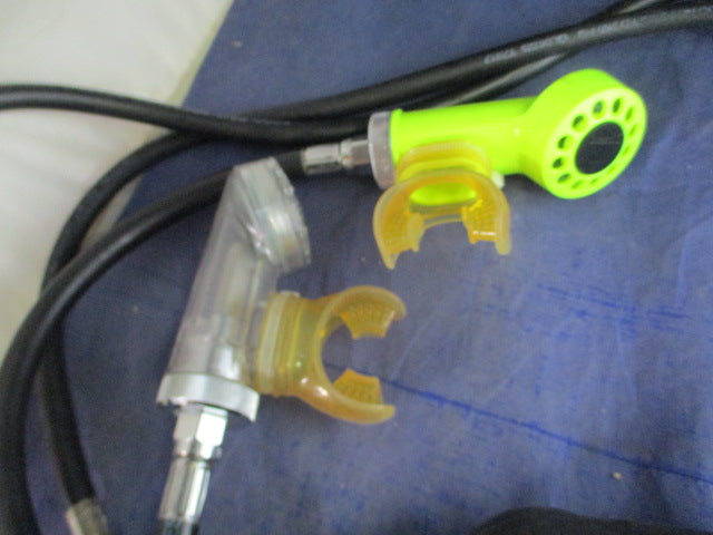 Load image into Gallery viewer, Used Oceanic Dual Stage Regulator w/ Computer
