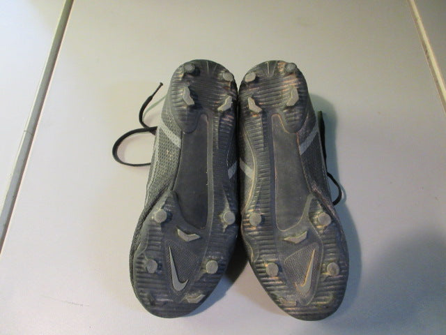 Load image into Gallery viewer, Used Nike Phantom Youth Size 5 Soccer Cleats
