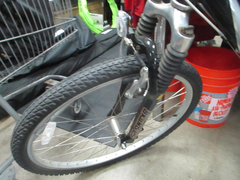Load image into Gallery viewer, Used Giant Sedona DX 26&quot; 21 Speed Mountain Bike
