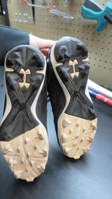 Load image into Gallery viewer, Used Under Armour Leadoff Baseball Cleats - Size Youth 5.5
