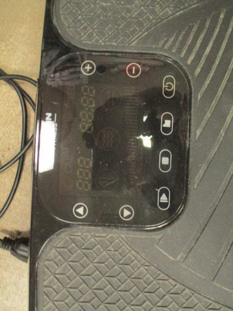 Load image into Gallery viewer, Used Bluefin Fitness Vibration Plate
