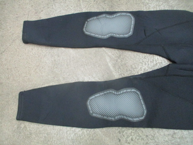 Load image into Gallery viewer, Used BodyGlove Pro3 3:2mm Full Wetsuit Size Small
