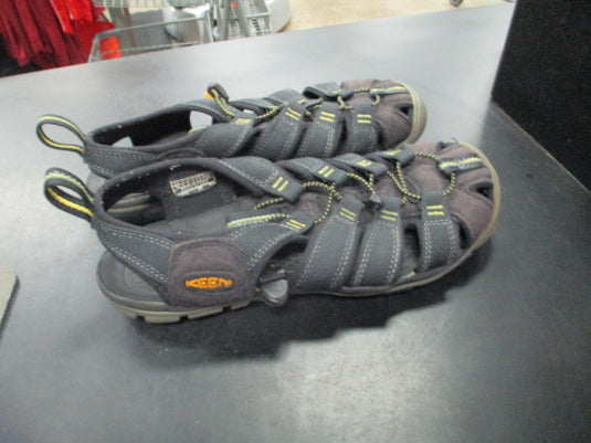 Used Keen Size 6 Water Shoes