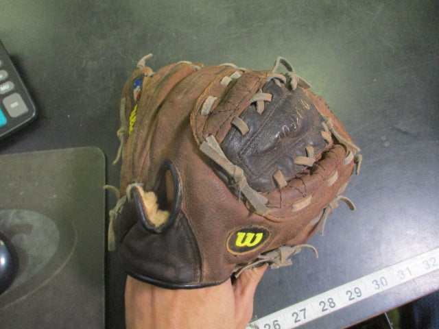 Load image into Gallery viewer, Used Wilson EZ Catch RHT 10.5" Glove
