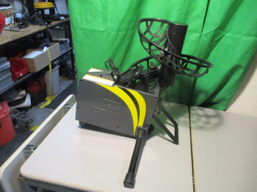 Used Sklz Catapult Soft Toss Pitching Machine