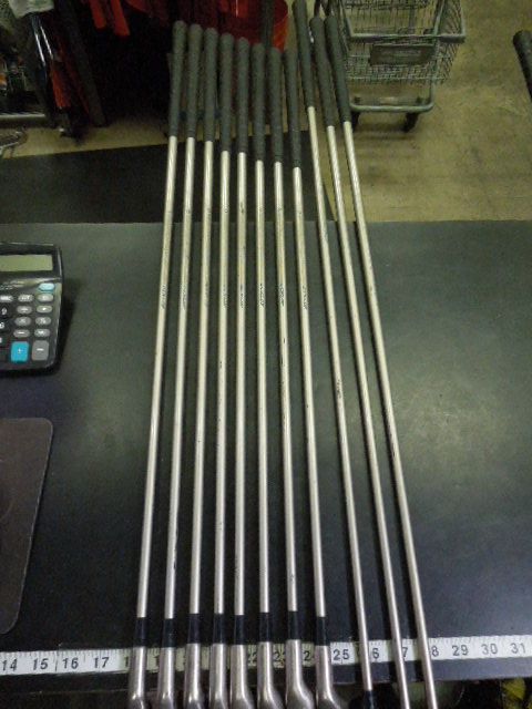 Load image into Gallery viewer, Used Dunlop DPW Oversized Ladies 11pc Club Set 4-9i, S-Pw, 3-5h and Driver
