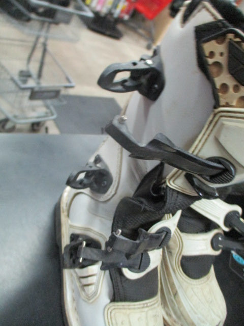 Load image into Gallery viewer, Used Fly Racing Maverick MX Boots Size Youth 4
