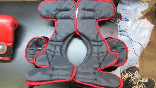 Load image into Gallery viewer, Used Riddell Pursuit 11&quot;-12&quot; Youth Small Football Shoulder Pads
