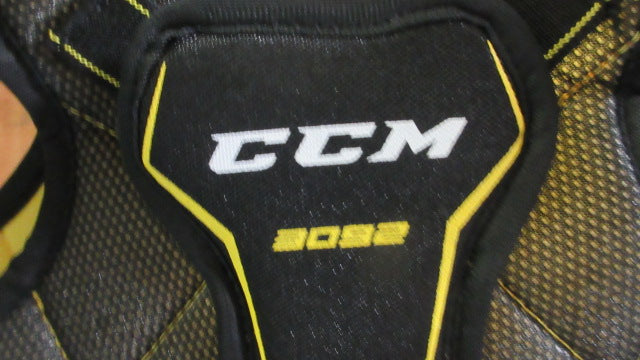 Load image into Gallery viewer, Used CCM 3092 Youth Hockey Shoulder Pads - Size Small
