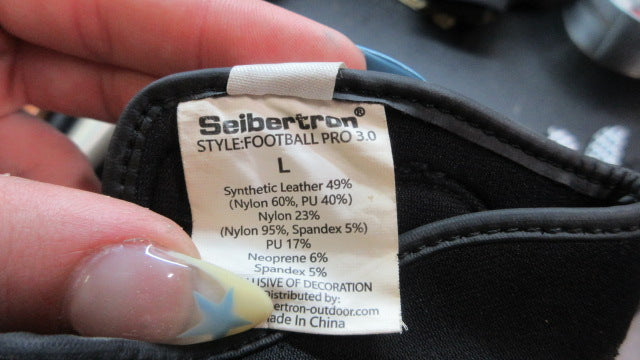 Load image into Gallery viewer, Used Seibertron Pro 3.0 Football Receivers Gloves - Size Large
