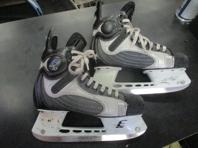 Load image into Gallery viewer, Used CCM Externo E10 Hockey Skates Size 5
