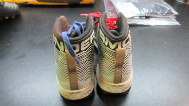 Load image into Gallery viewer, Used Under Armour Size 1 Youth Football Cleats
