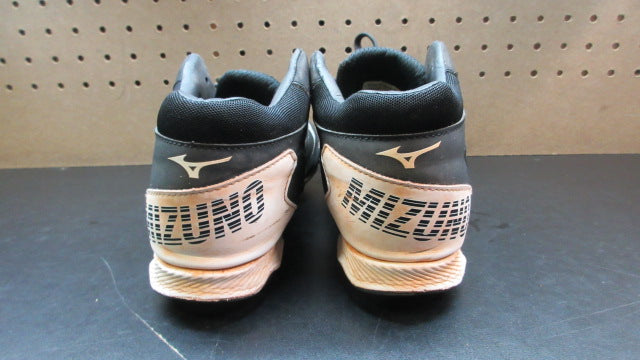 Load image into Gallery viewer, Used Mizuno Wave Lightrevo TPU Low Baseball Cleats - Size 6.5
