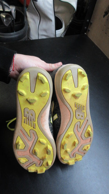 Load image into Gallery viewer, Used New Balance Cleats - Size 5
