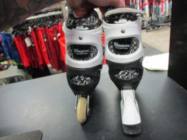 Load image into Gallery viewer, Used Kuxuan Adjustable Youth 3-6 In-Line Skates (MISSING WHEEL, SNAP BROKEN, MIS
