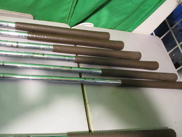 Load image into Gallery viewer, Used Ping EYE 2 Green Dot RH Beryllium IRON SET 2-PW-SW Matching Serial
