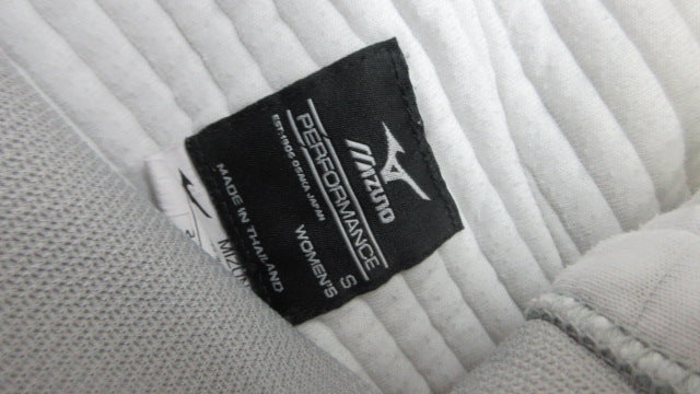Load image into Gallery viewer, Used Mizuno Softball Pants - Size Small

