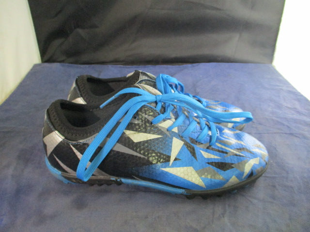 Load image into Gallery viewer, Used Tiebao Turf Soccer Cleats Youth Size 3.5 / 35

