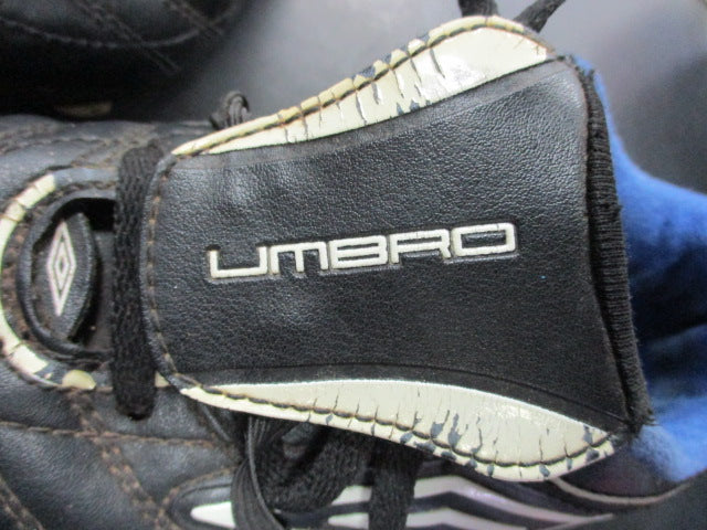 Load image into Gallery viewer, Used Umbro Size 1 Soccer Cleats
