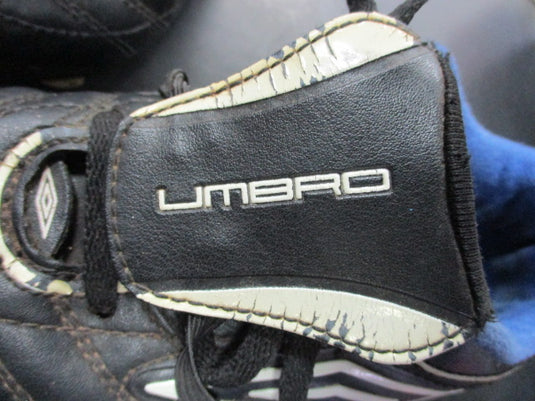 Used Umbro Size 1 Soccer Cleats