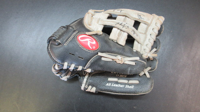 Load image into Gallery viewer, Used Rawlings Sure Catch 11" Glove - RHT
