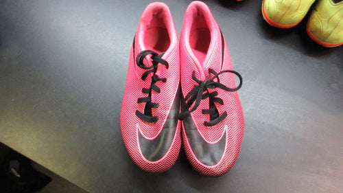 Used Nike Bravata 11 Soccer Cleats - Size Youth 4