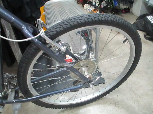 Used Giant Sedona DX 26" 21 Speed Mountain Bike