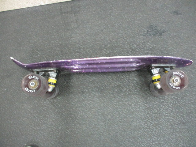 Load image into Gallery viewer, Used Skatro 22&quot; Penny Board
