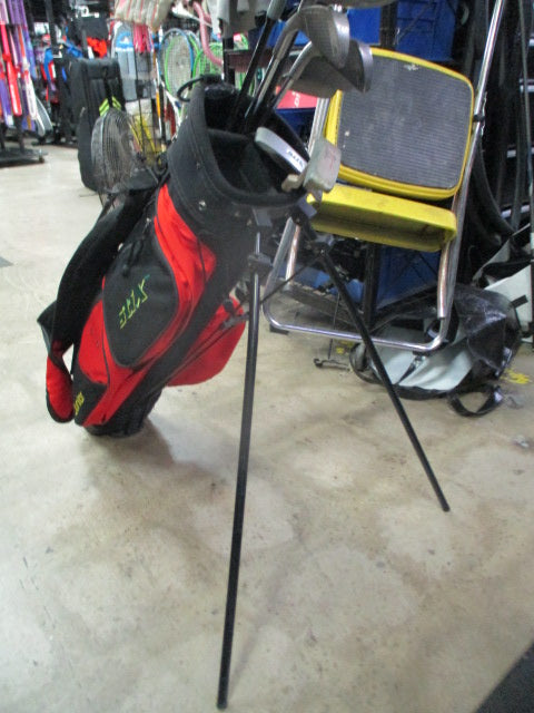 Load image into Gallery viewer, Used STIX 5-Piece Junior Golf Set With Bag, 5-6, 7-8, 9-W, Putter and 17 D
