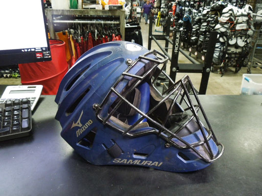 Used Mizuno Samurai MSCH255 Blue Hockey Style Catchers Helmet Size 6 1/2 - 7 1/4