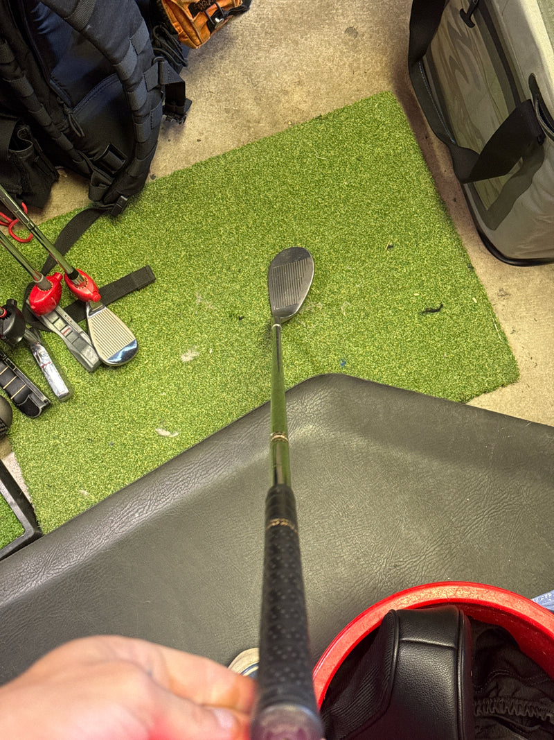 Load image into Gallery viewer, Used Knight Tour Classic Limited Edition 60º Right Hand Soft Hi Lob Wedge
