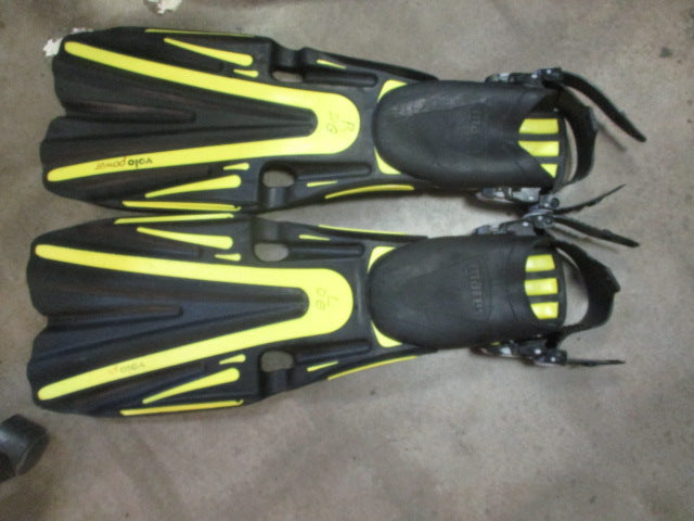 Load image into Gallery viewer, Used Mares Volo Power Open Heel Scuba Fins Size Regular
