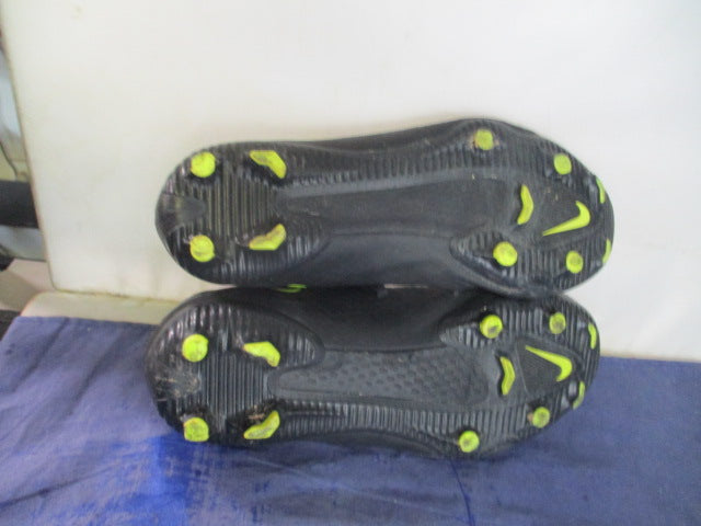 Load image into Gallery viewer, Used Phantom GT Soccer Cleats Youth Size 4
