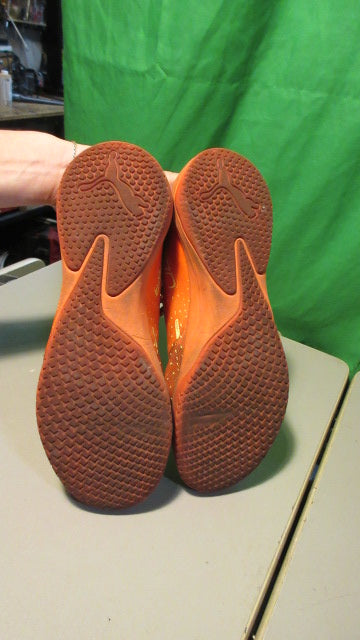 Load image into Gallery viewer, Used Puma Ultra Ultimate Court Indoor Soccer Shoes - Size 10
