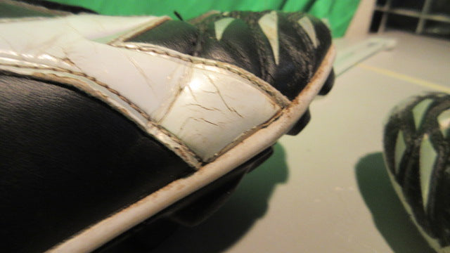 Load image into Gallery viewer, Used Diadora Scudetto Leather Youth 3 Soccer Cleats - (Some Wear)
