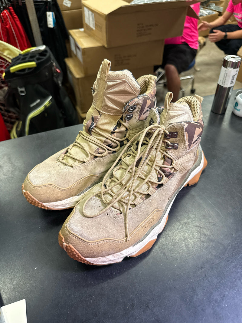 Load image into Gallery viewer, Used RAX Waterproof Hiking Shoes Size 9
