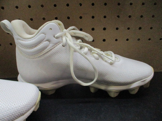 Used Under Armour Spotlight Franchise RM 2.0 Football Cleats - Size Youth 5.5
