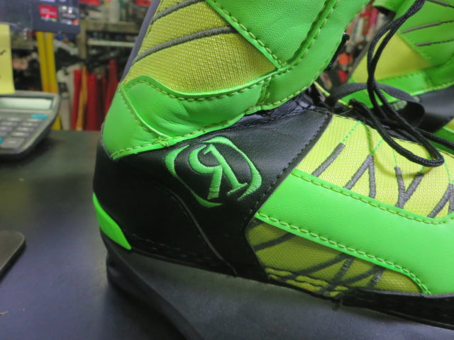 Load image into Gallery viewer, Used Ronix Vision Wakeboarding Boots + Bindings Size K2/6
