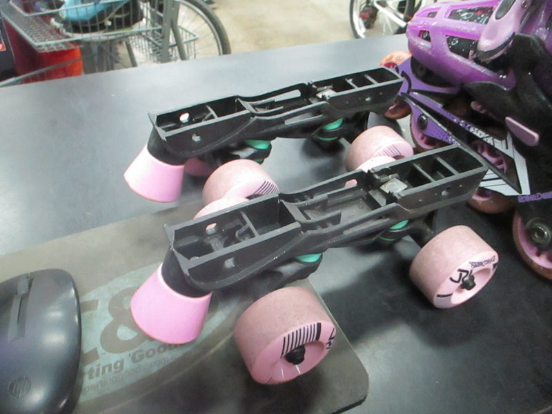 Load image into Gallery viewer, Used Roller Derby Size Kids 3-6 Inline/Roller Skates
