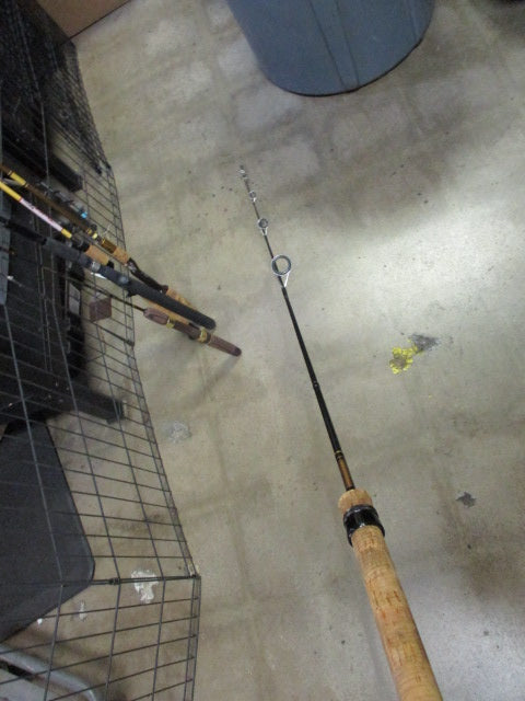 Load image into Gallery viewer, Used Shimano Karate Stick KG-2522 5' 2" Bass Action Fishing Rod
