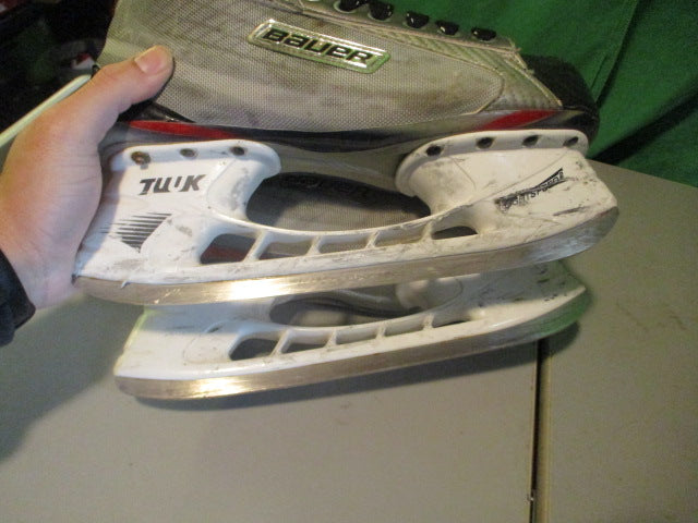 Load image into Gallery viewer, Used Bauer Vapor X30 Size 8.5 Hockey Skates

