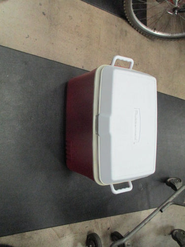 Used Rubbermaid 48 QT Ice Chest