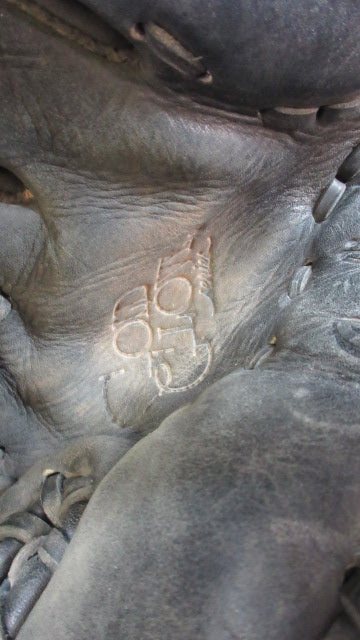 Load image into Gallery viewer, Used Rawlings Gold Glove Series 13 1/2" Pro Softball Glove - RHT
