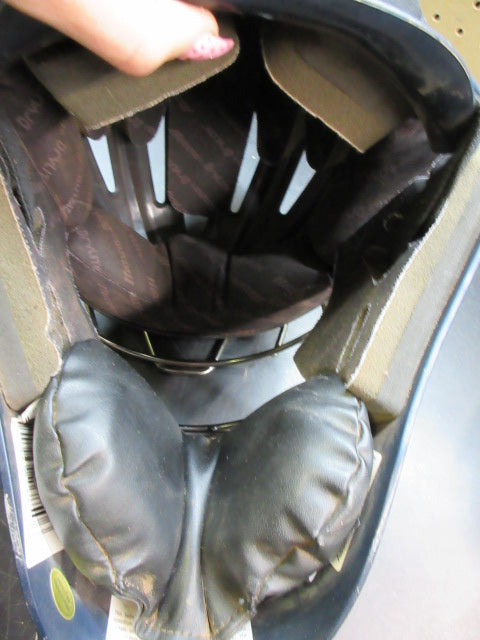 Load image into Gallery viewer, Used Mizuno Women's Samurai Softball Catchers Helmet - 6 1/2" - 7 1/4"
